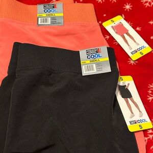 32 Degrees Kids Skorts - Black and Coral